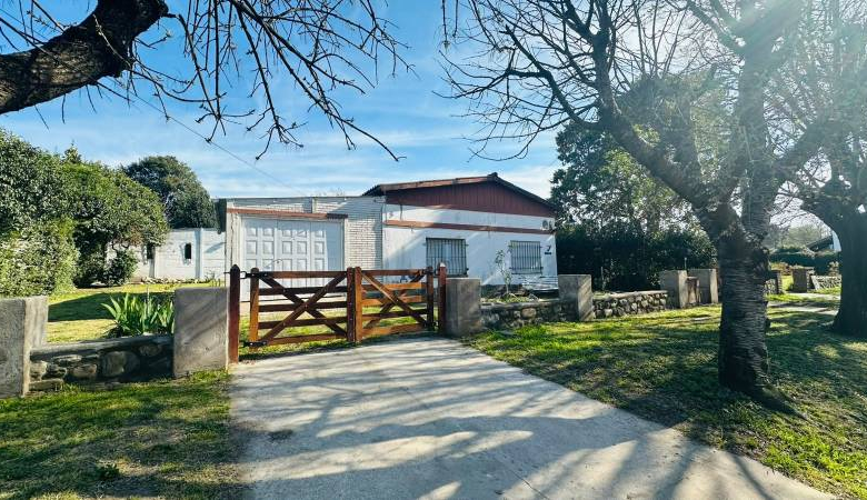 2 CASAS SOBRE GRAN PARQUE