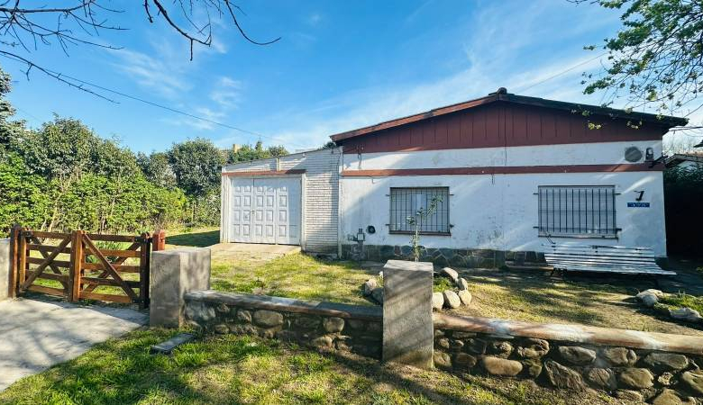 2 CASAS SOBRE GRAN PARQUE