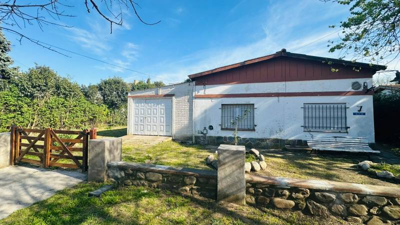 2 CASAS SOBRE GRAN PARQUE