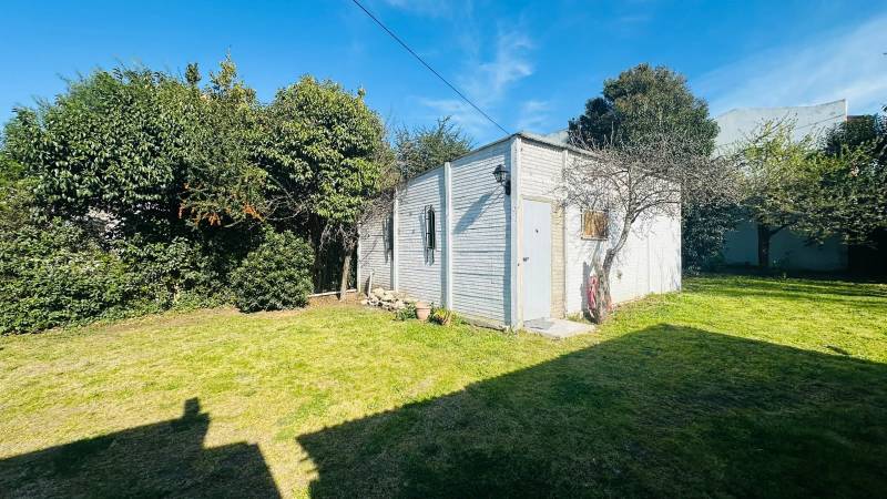 2 CASAS SOBRE GRAN PARQUE