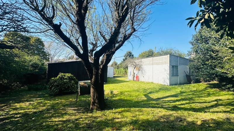 2 CASAS SOBRE GRAN PARQUE