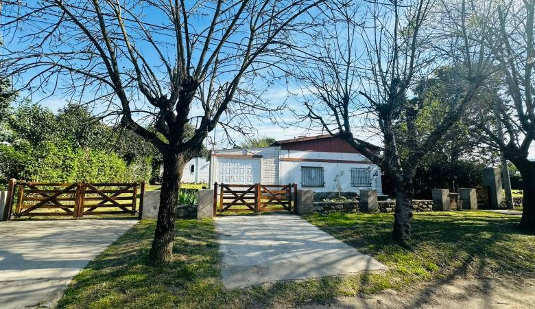 2 CASAS SOBRE GRAN PARQUE